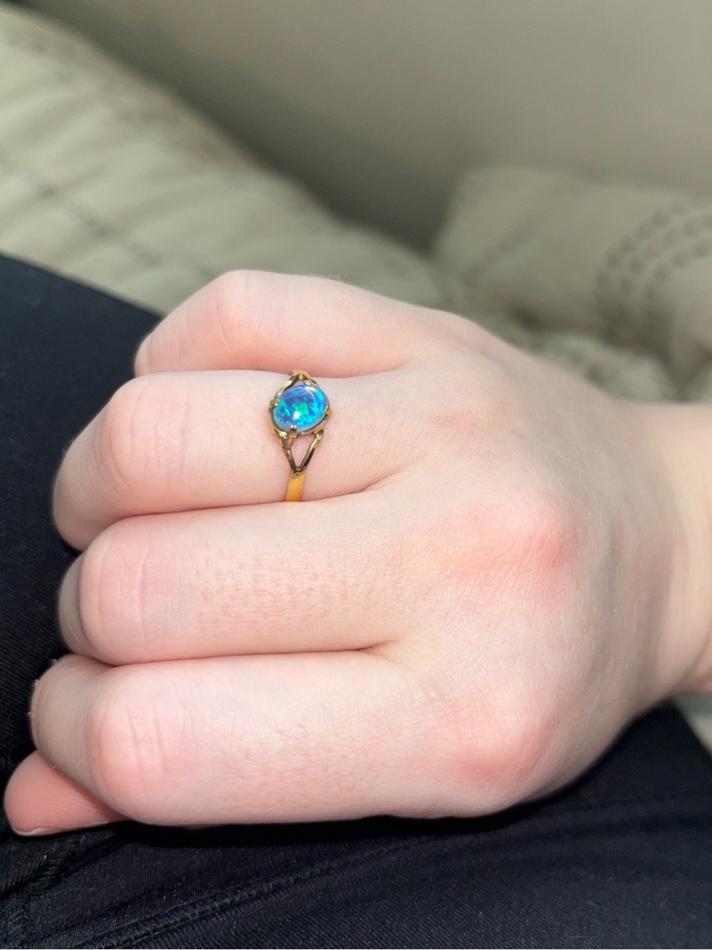 Vintage 10K Gold Filled Blue Opal Ring
Approx. Size 6-7 (1/20 10k)